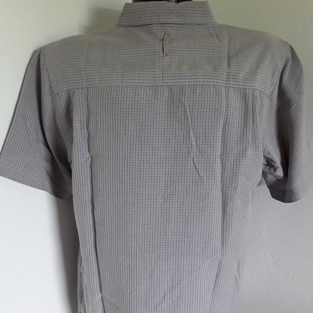 The North face short sleeve button down men shirt size M